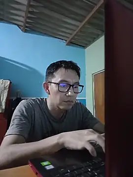 Snapshot of Maqui3 chatting on 02-26-26, 03:27 Maqui3 online show from 02-26-26, 03:27