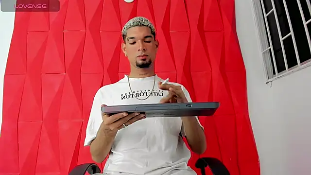 Carlitos sexy online show from 11-12-25, 03:40