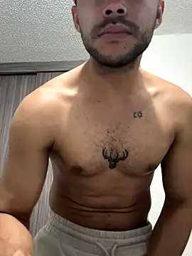 Snapshot of Naim__ chatting on 11-13-25, 03:38 Naim online show from 11-13-25, 03:38