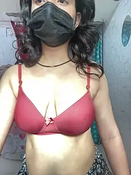 Snapshot of Red_Queen_11 chatting on 03-23-26, 03:32 Red Queen 11 online show from 03-23-26, 03:32