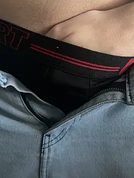 Snapshot of christophecamzzl chatting on 11-17-25, 09:48 christophecamzzl online show from 11-17-25, 09:48