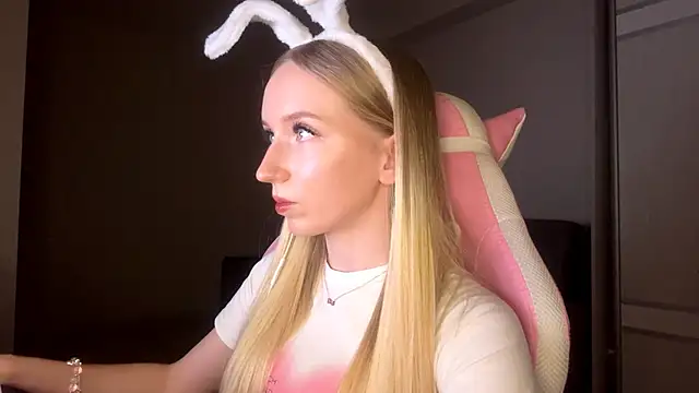 Snapshot of LaceDream chatting on 11-26-25, 05:03 LaceDream online show from 11-26-25, 05:03