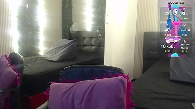 bunnywhite21 online show from 12-18-25, 05:52