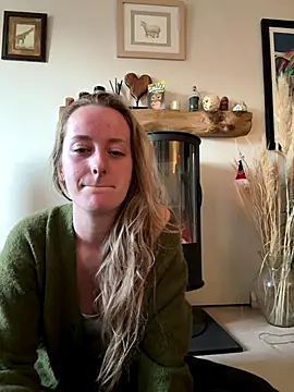 Snapshot of NaughtyAmore chatting on 12-05-25, 10:02 NaughtyAmore online show from 12-05-25, 10:02