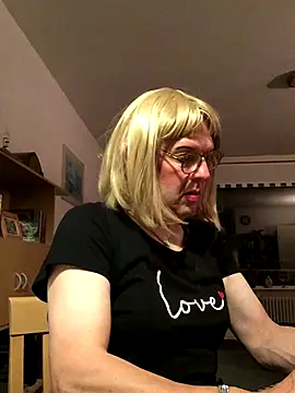 simone xdressing online show from 10-01-25, 11:22