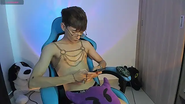 RYO BLEU  online show from 12-15-25, 03:16