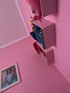 Snapshot of Juninlop chatting on 12-19-25, 10:55 Juninlop online show from 12-19-25, 10:55