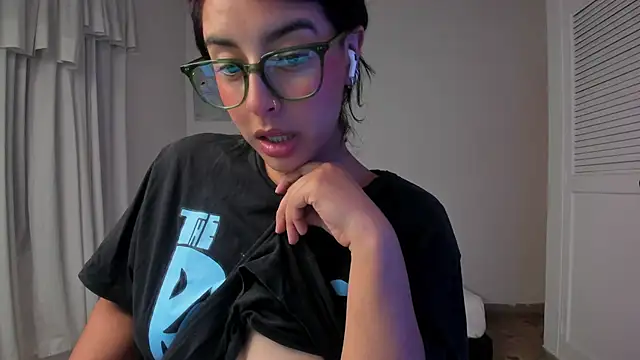 VictoriaAmelie online show from 11-26-25, 06:25