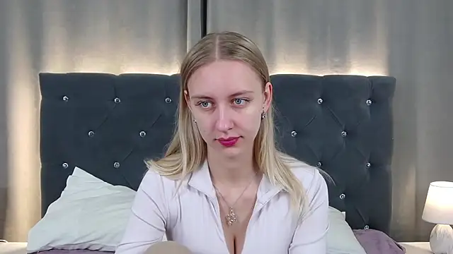 Snapshot of RachaelCute chatting on 05-12-26, 04:20 RachaelCute online show from 05-12-26, 04:20