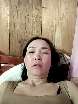 Feeling-hot online show from 11-21-25, 07:40