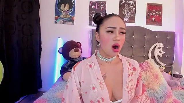 lunabritton1 online show from 01-12-26, 04:07