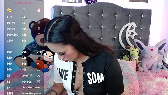 lunabritton1 online show from 04-14-26, 03:34