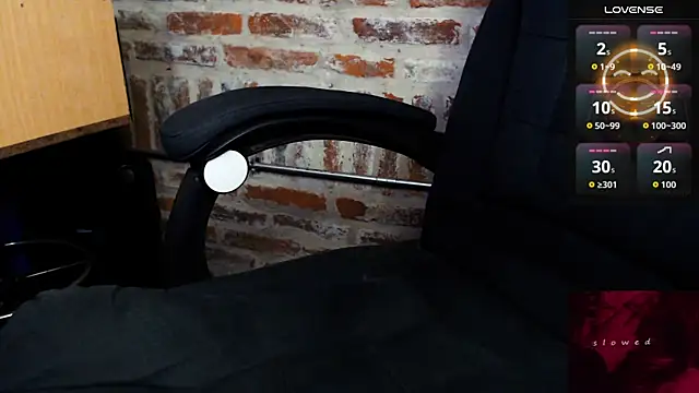 Snapshot of CaramelToy chatting on 01-11-26, 08:52 CaramelToy online show from 01-11-26, 08:52