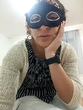 Giorgia13 online show from 11-20-25, 05:23