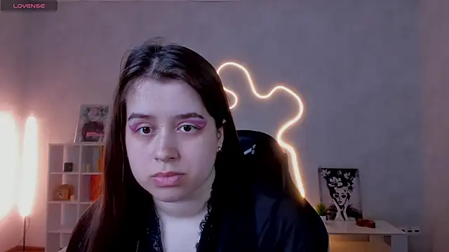 Snapshot of shadowfray chatting on 11-13-25, 01:37 shadowfray online show from 11-13-25, 01:37