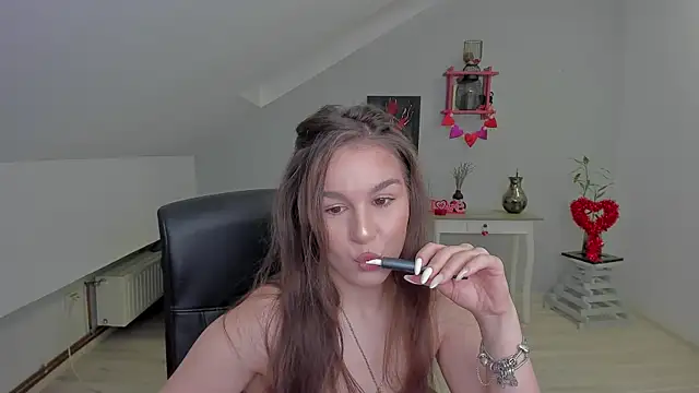 LouannaHart online show from 02-13-26, 04:52