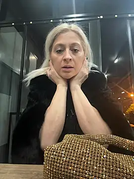 HOTLadyluna online show from 03-08-26, 02:04