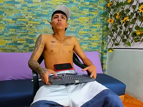 naughty boy Maicoll online show from 12-01-25, 12:32