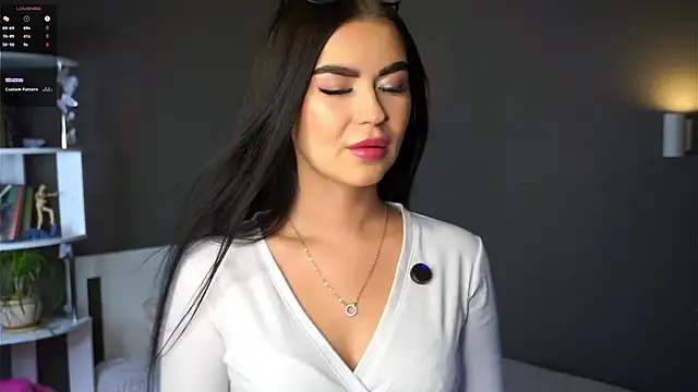 CoreenYorton online show from 11-21-25, 01:04