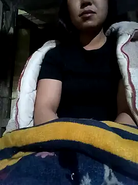 Snapshot of mi_ka_mi chatting on 11-25-25, 05:35 mi ka mi online show from 11-25-25, 05:35