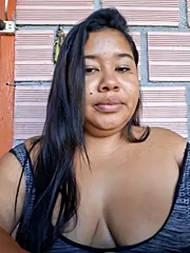 Snapshot of Sarahy- chatting on 06-11-26, 02:26 Sarahy- online show from 06-11-26, 02:26
