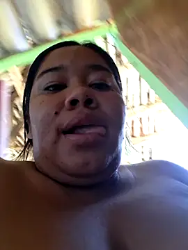 Snapshot of Sarahy- chatting on 07-06-26, 03:36 Sarahy- online show from 07-06-26, 03:36