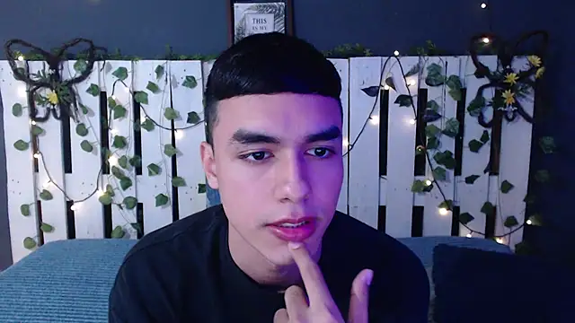 DUVAN MONTES online show from 11-21-25, 01:21