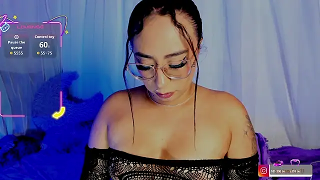 kim santana  online show from 06-06-26, 04:28
