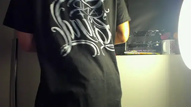 Snapshot of tank_steel chatting on 11-21-25, 02:32 tank steel online show from 11-21-25, 02:32