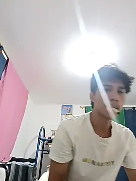 Snapshot of lulu_sexyboy chatting on 12-17-25, 04:07 lulu sexyboy online show from 12-17-25, 04:07