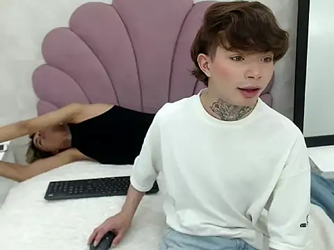 Snapshot of axel_and_jacob chatting on 11-13-25, 07:24 axel and jacob online show from 11-13-25, 07:24