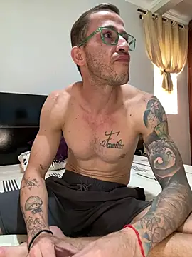 Snapshot of Lucasjandre chatting on 03-19-26, 02:10 Lucasjandre online show from 03-19-26, 02:10