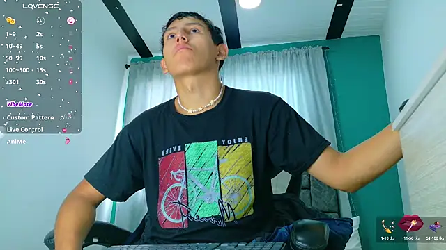 FelipeGonzalezz online show from 12-05-25, 12:36