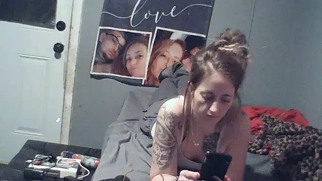 Snapshot of sexxxilexxxi44 chatting on 12-19-25, 01:56 sexxxilexxxi44 online show from 12-19-25, 01:56