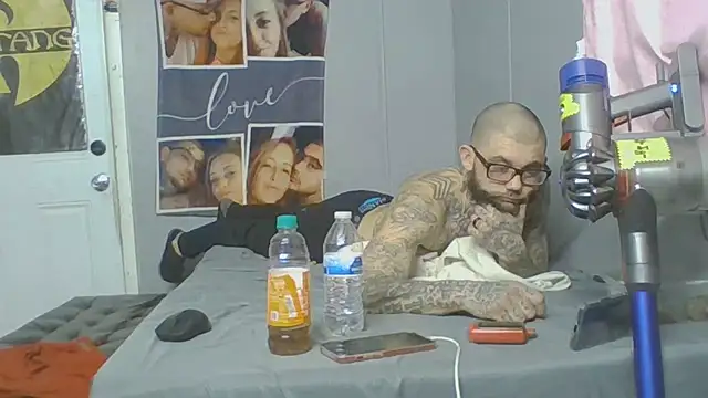 Snapshot of sexxxilexxxi44 chatting on 01-11-26, 01:21 sexxxilexxxi44 online show from 01-11-26, 01:21