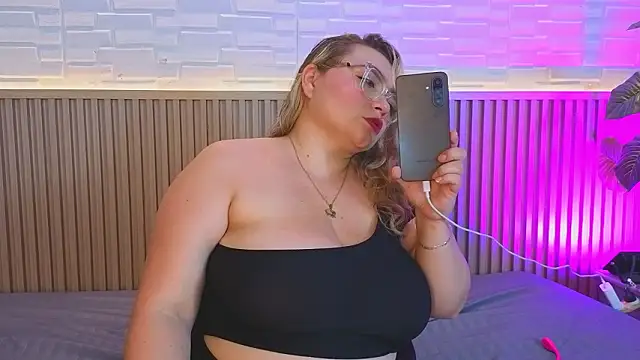 Amber bunnyx01 online show from 02-10-26, 12:37