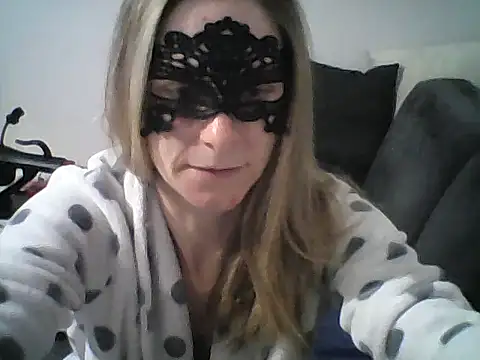 MelleEloa online show from 11-24-25, 10:20