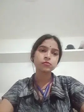 Snapshot of Mohnicute chatting on 05-27-26, 06:49 Mohnicute online show from 05-27-26, 06:49