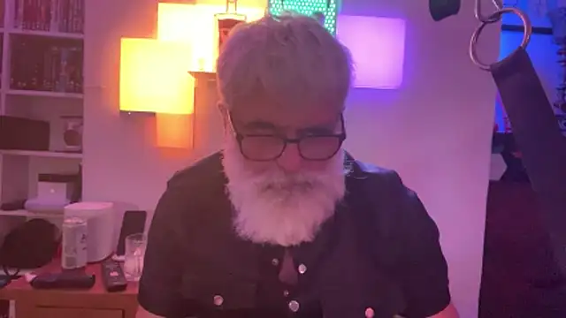 LeatherSdaddy online show from 04-18-26, 02:04