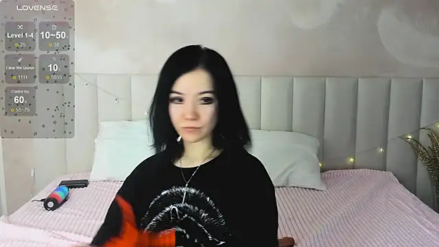 Lina Moony online show from 01-13-26, 02:17