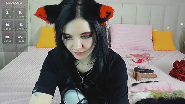 Lina Moony online show from 02-17-26, 01:57