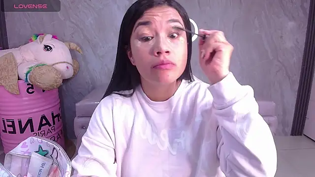 Snapshot of Violetta_jhonson_a chatting on 11-20-25, 03:28 Violetta jhonson a online show from 11-20-25, 03:28