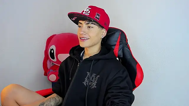 Snapshot of ThiagoDV chatting on 11-24-25, 03:34 ThiagoDV online show from 11-24-25, 03:34