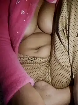 Snapshot of Hotty_siatar chatting on 11-15-25, 06:04 Hotty siatar online show from 11-15-25, 06:04