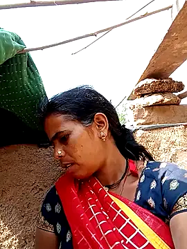 Snapshot of Neetujk chatting on 11-18-25, 07:02 Neetujk online show from 11-18-25, 07:02