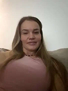 Cutebrowneyes  online show from 01-14-26, 10:03