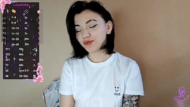 Snapshot of YeahRock chatting on 11-16-25, 10:32 YeahRock online show from 11-16-25, 10:32