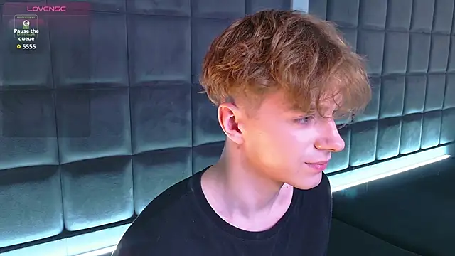 Snapshot of Paul_Holt chatting on 02-18-26, 08:38 Paul Holt online show from 02-18-26, 08:38