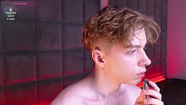 Snapshot of Paul_Holt chatting on 02-22-26, 09:02 Paul Holt online show from 02-22-26, 09:02