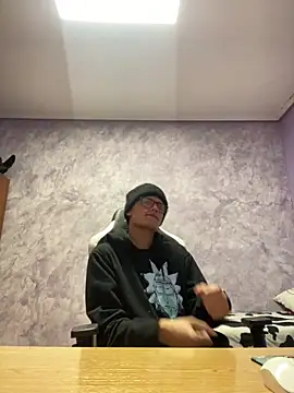 Snapshot of Cooof_col chatting on 12-21-25, 12:23 Cooof col online show from 12-21-25, 12:23